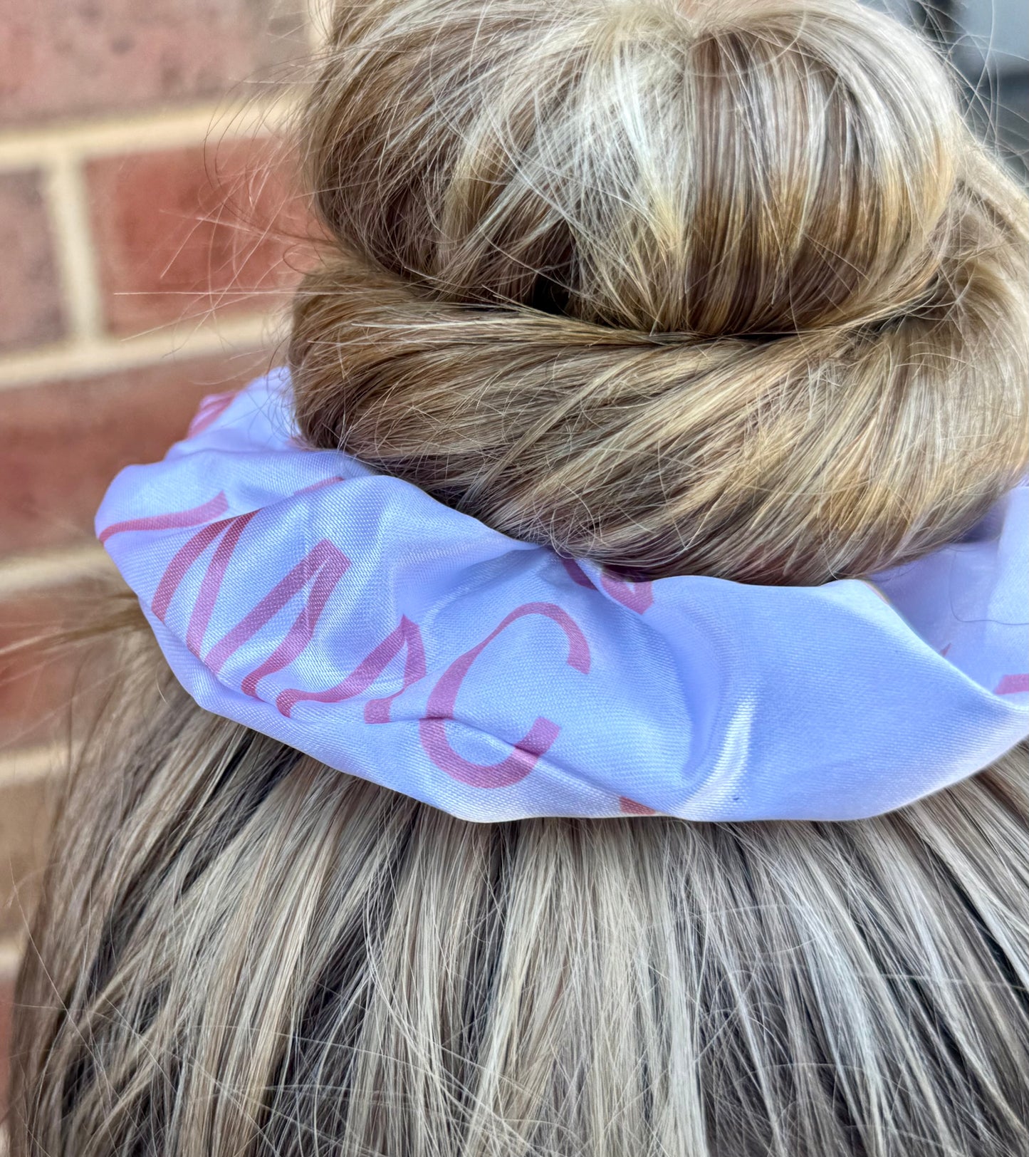 Scrunchie - PINK LMAC
