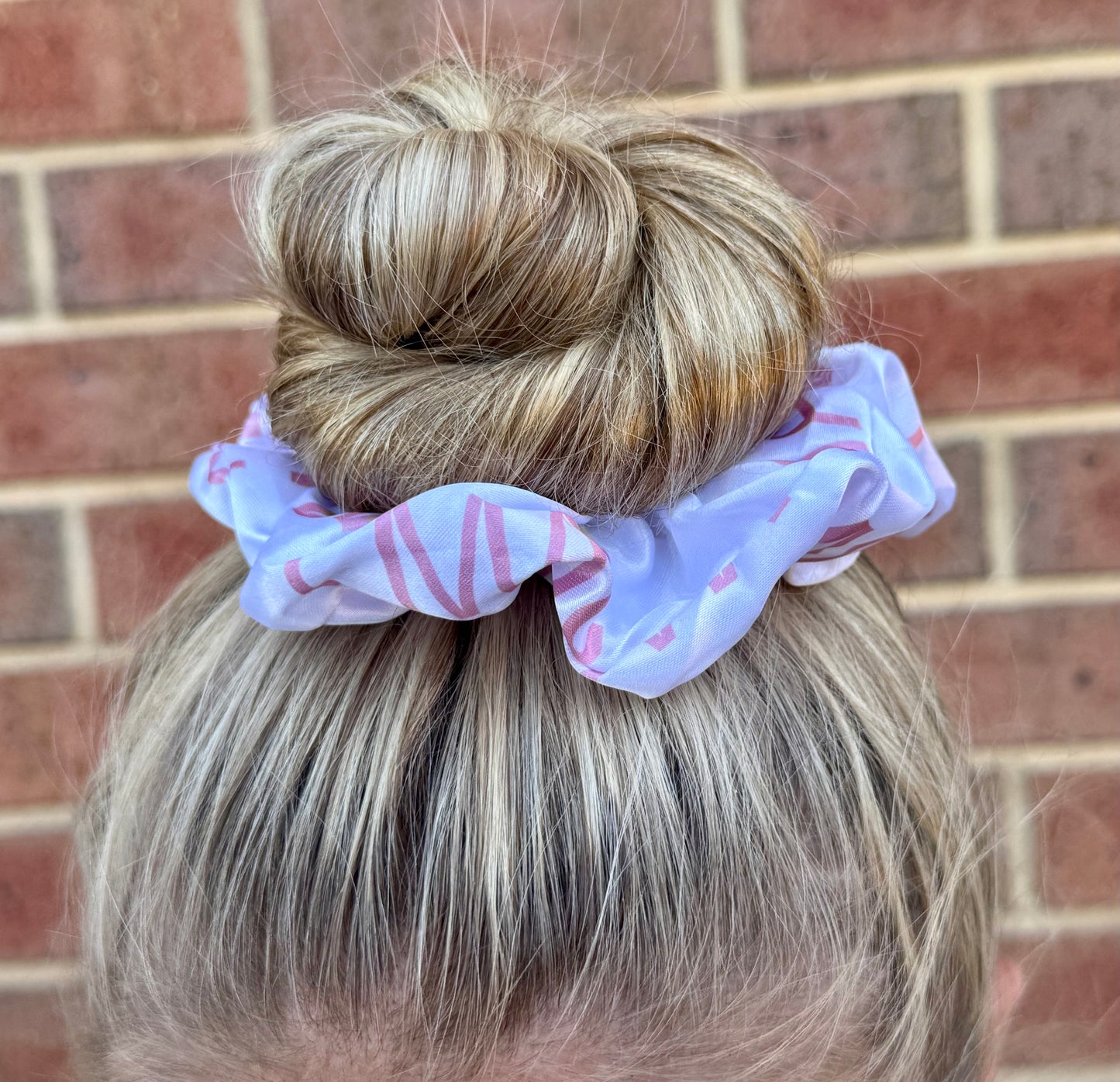 Scrunchie - PINK LMAC